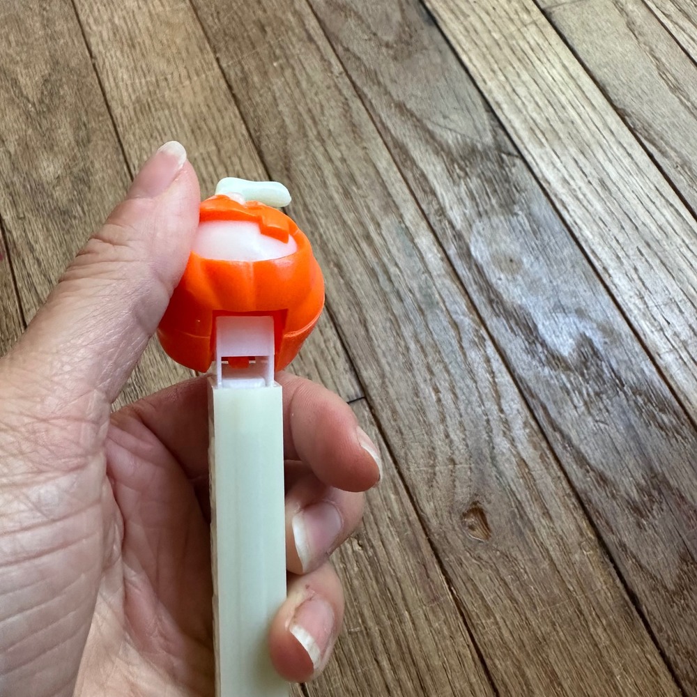 Vintage PEZ Dispenser Halloween Pumpkin Jack O Lantern Candy Made in Hungary - Picture 6 of 6